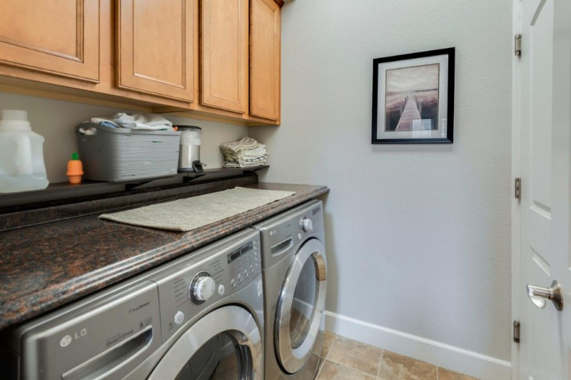 1689 Markdale Ln - Photo 6 of 17