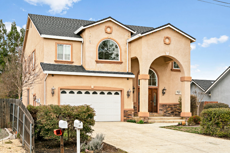 8661 Elm Ave - Photo 2 of 36