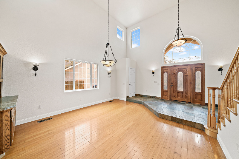 8661 Elm Ave - Photo 6 of 36