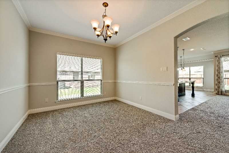 110 Stallion St - Photo 6 of 18