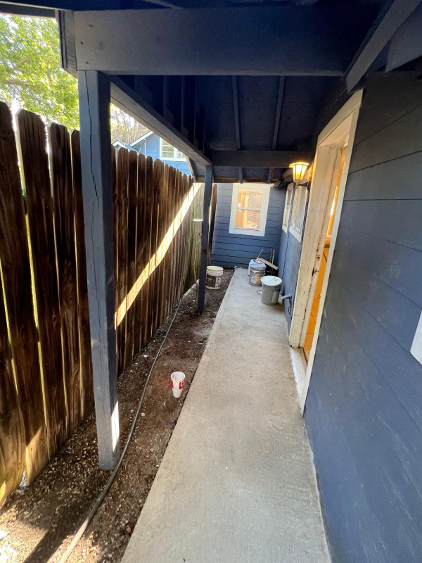 1120 N Harrison Ave - Photo 4 of 9