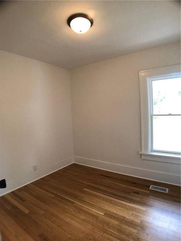 816 Grandview Ave - Photo 5 of 11