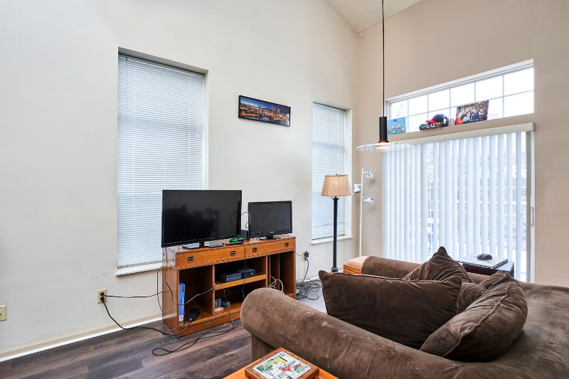 480 Tollis Pkwy - Photo 4 of 15