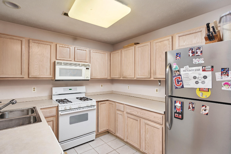 480 Tollis Pkwy - Photo 5 of 15