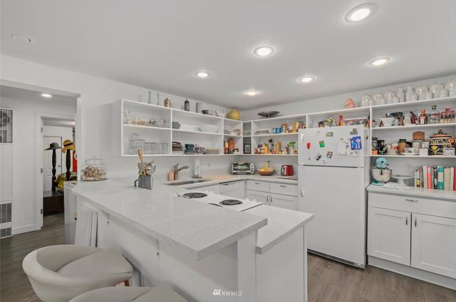 3631 22nd Ave Sw #C - Photo 5 of 11