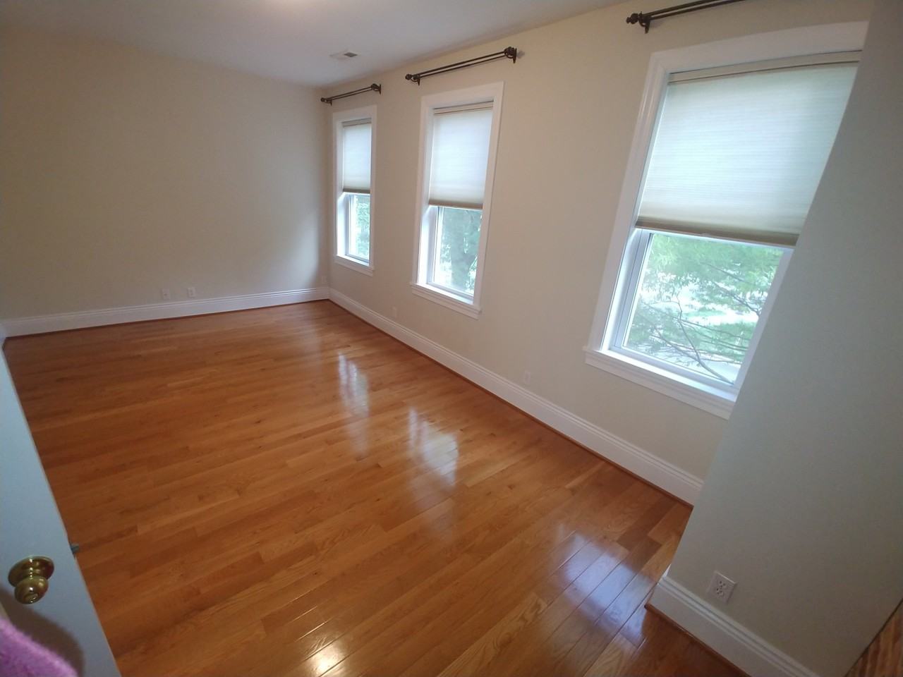 1354 Pennsylvania Ave Se - Photo 2 of 10