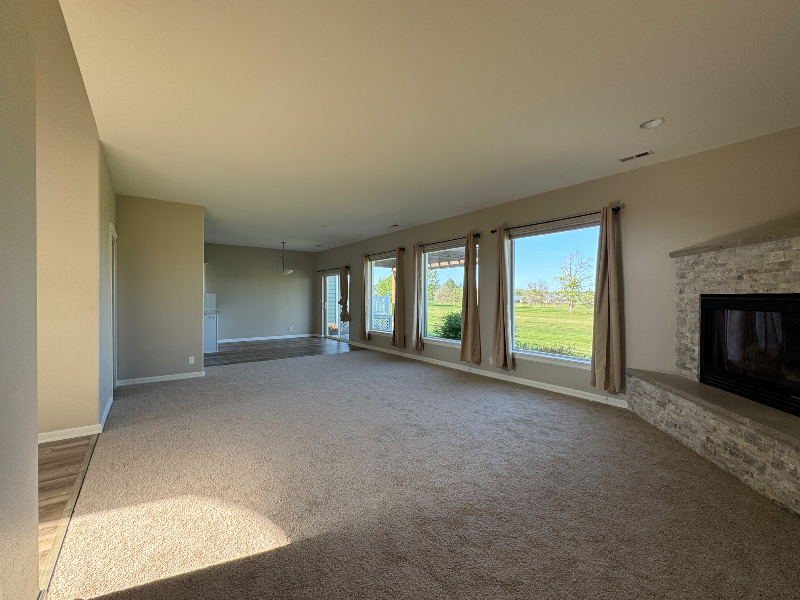 7808 S Parway Ln - Photo 2 of 11