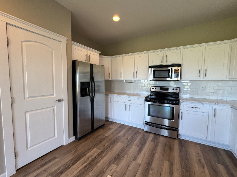 7808 S Parway Ln - Photo 3 of 11