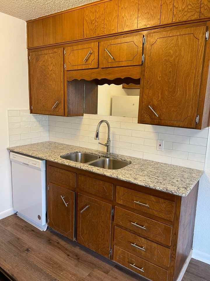 1702 Kirk Ave #101 - Photo 2 of 10