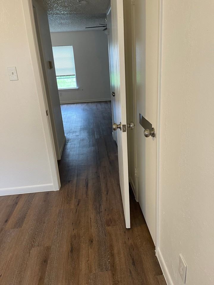 1702 Kirk Ave #101 - Photo 6 of 10