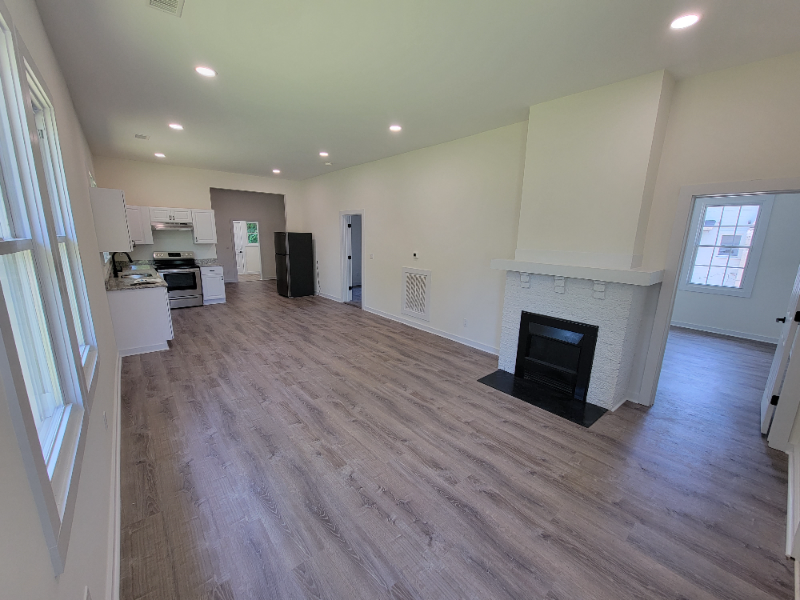 306 E Florida St - Photo 2 of 11