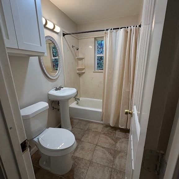 1301 Stadium Dr - Photo 3 of 11