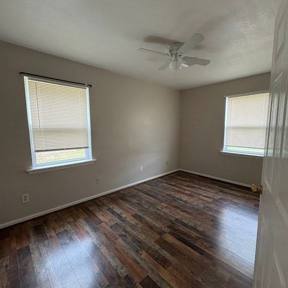 1301 Stadium Dr - Photo 6 of 11