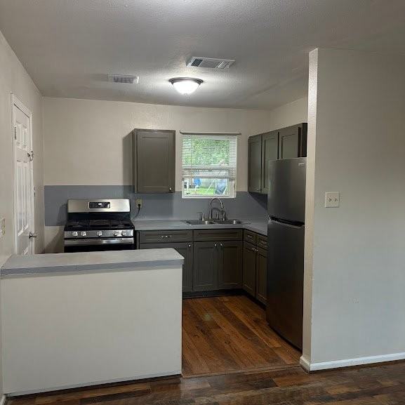 1301 Stadium Dr - Photo 7 of 11