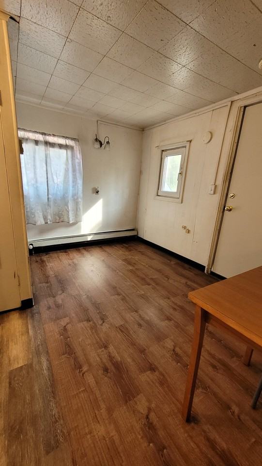 1128 Hess Ave #X - Photo 6 of 10