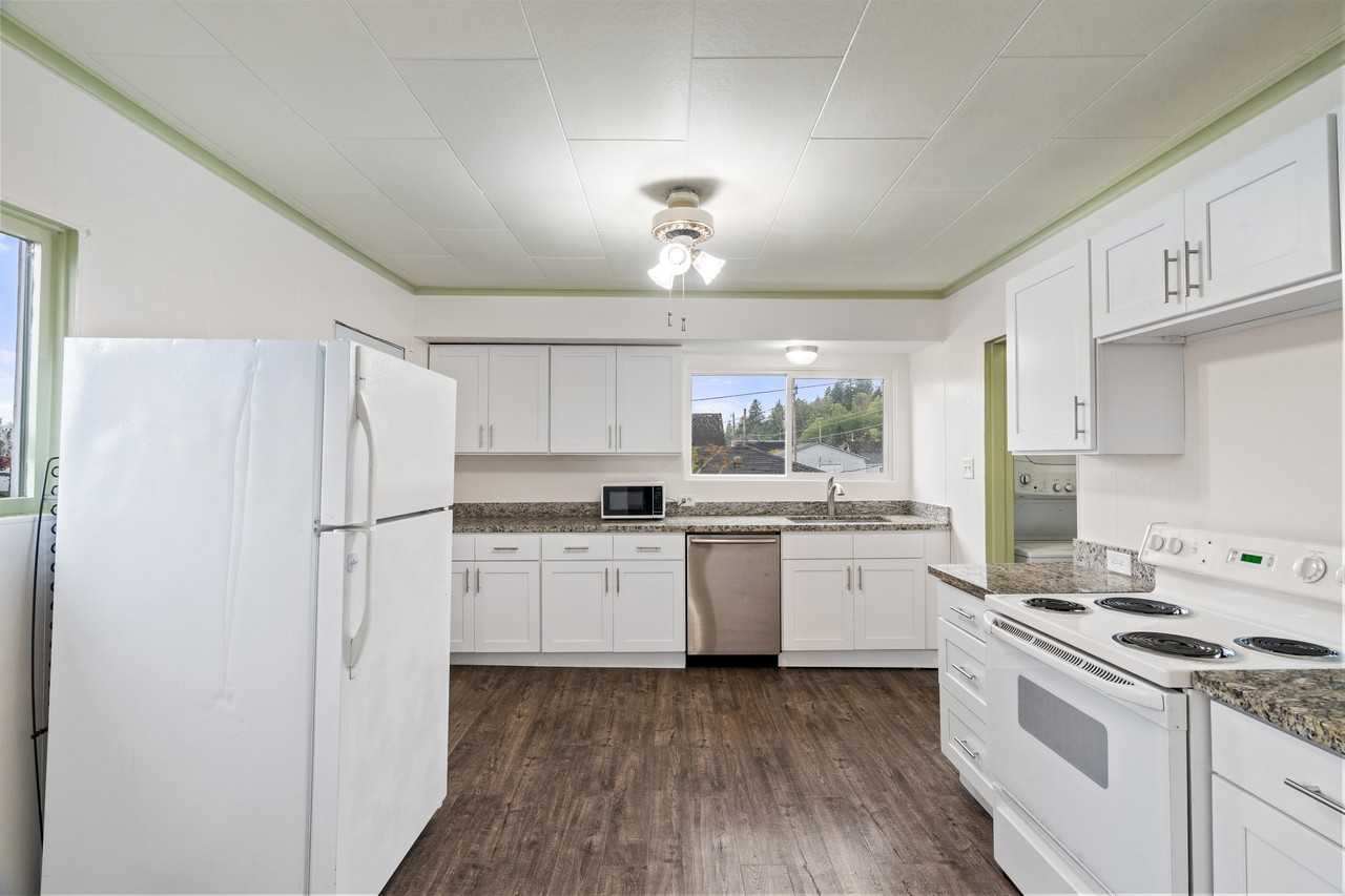 2515 1/2 Sumner Ave #2 - Photo 3 of 16