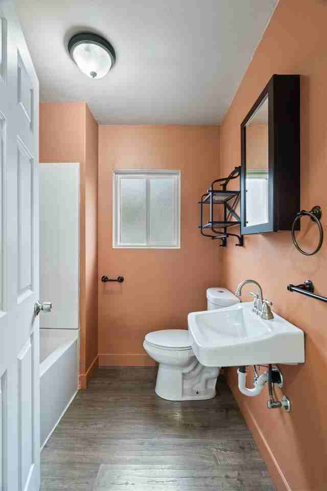 2515 1/2 Sumner Ave #2 - Photo 7 of 16