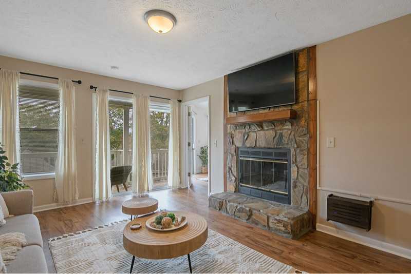 1006 Brookhollow Dr #9 - Photo 3 of 15