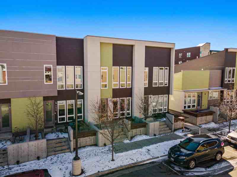 2824 W Parkside Pl - Photo 3 of 38