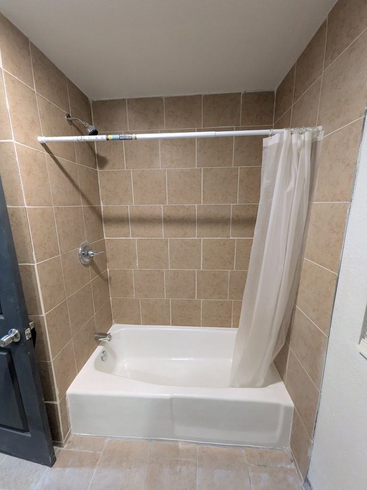 1726 E Dartmouth St #A - Photo 6 of 10