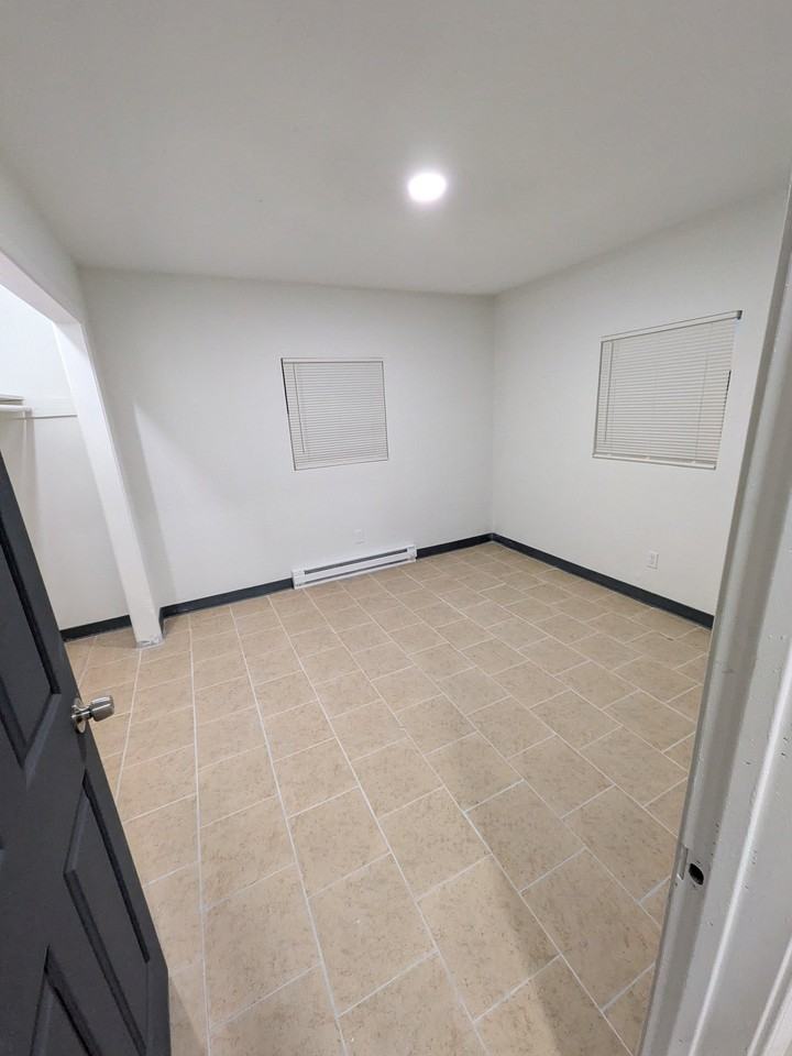 1726 E Dartmouth St #A - Photo 7 of 10