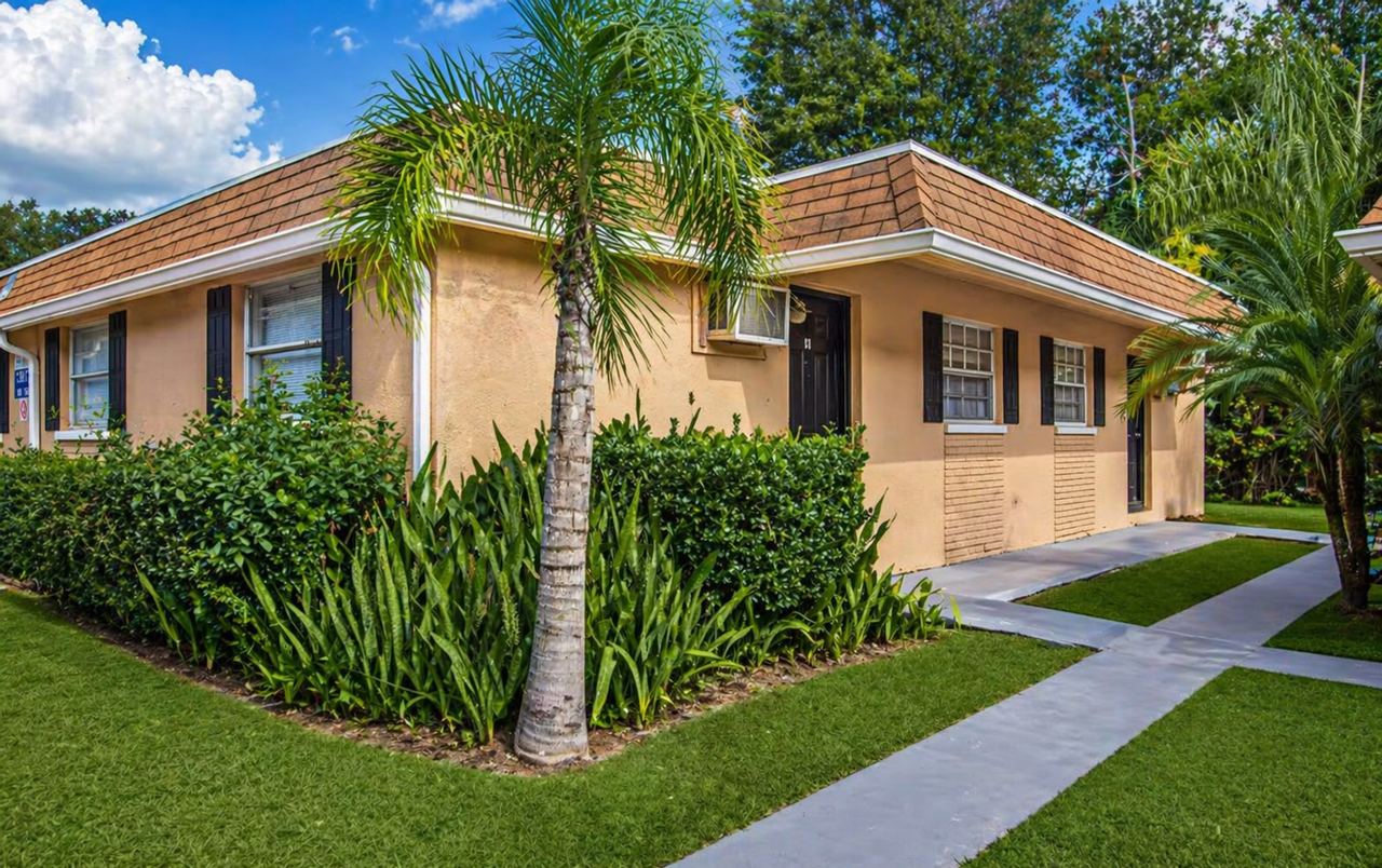 Uptown Villas 22 - Photo 2 of 3