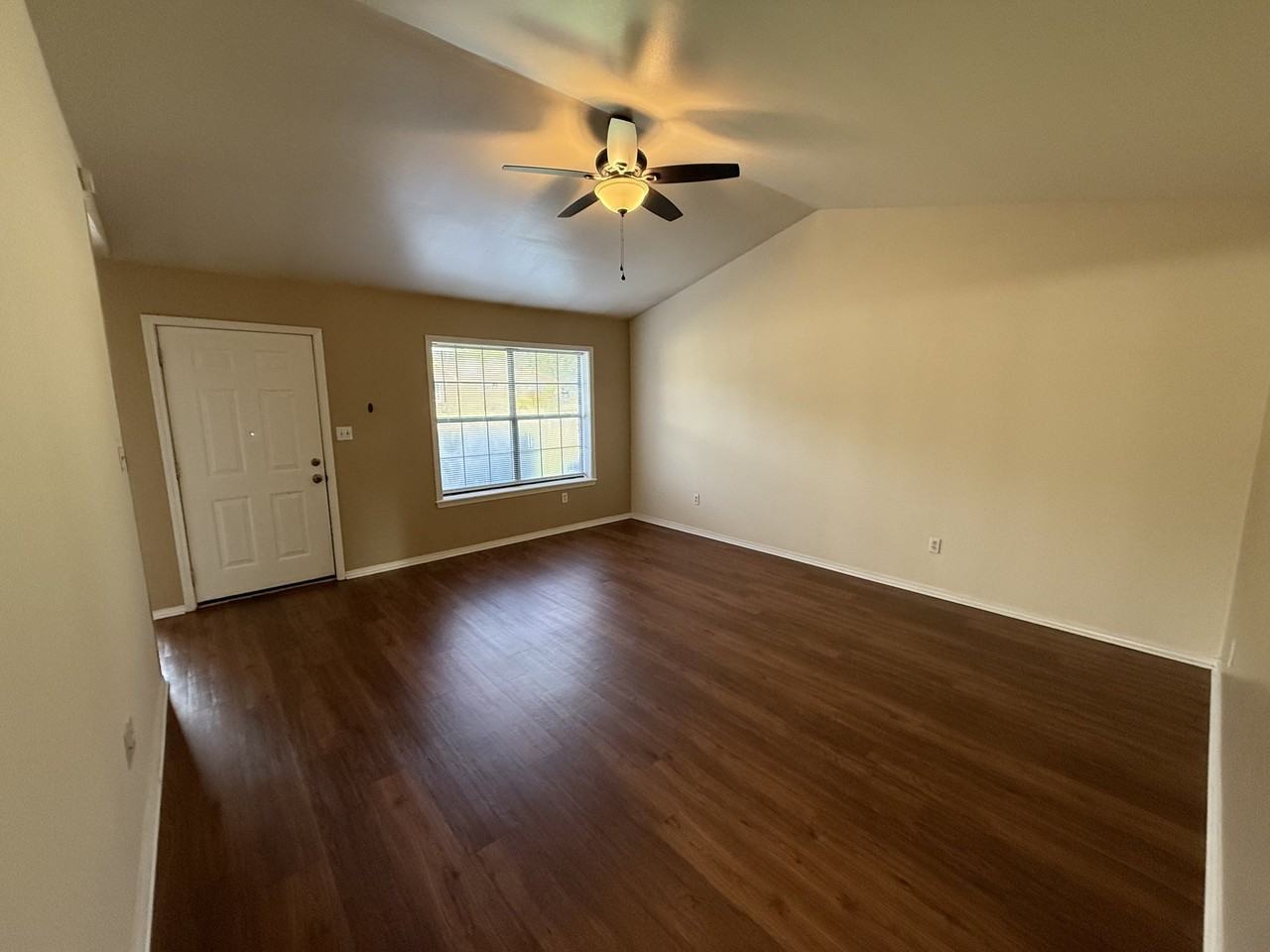 2626 W C St - Photo 2 of 7