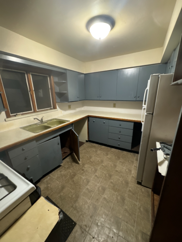 32 Whitney Ave S - Photo 3 of 4