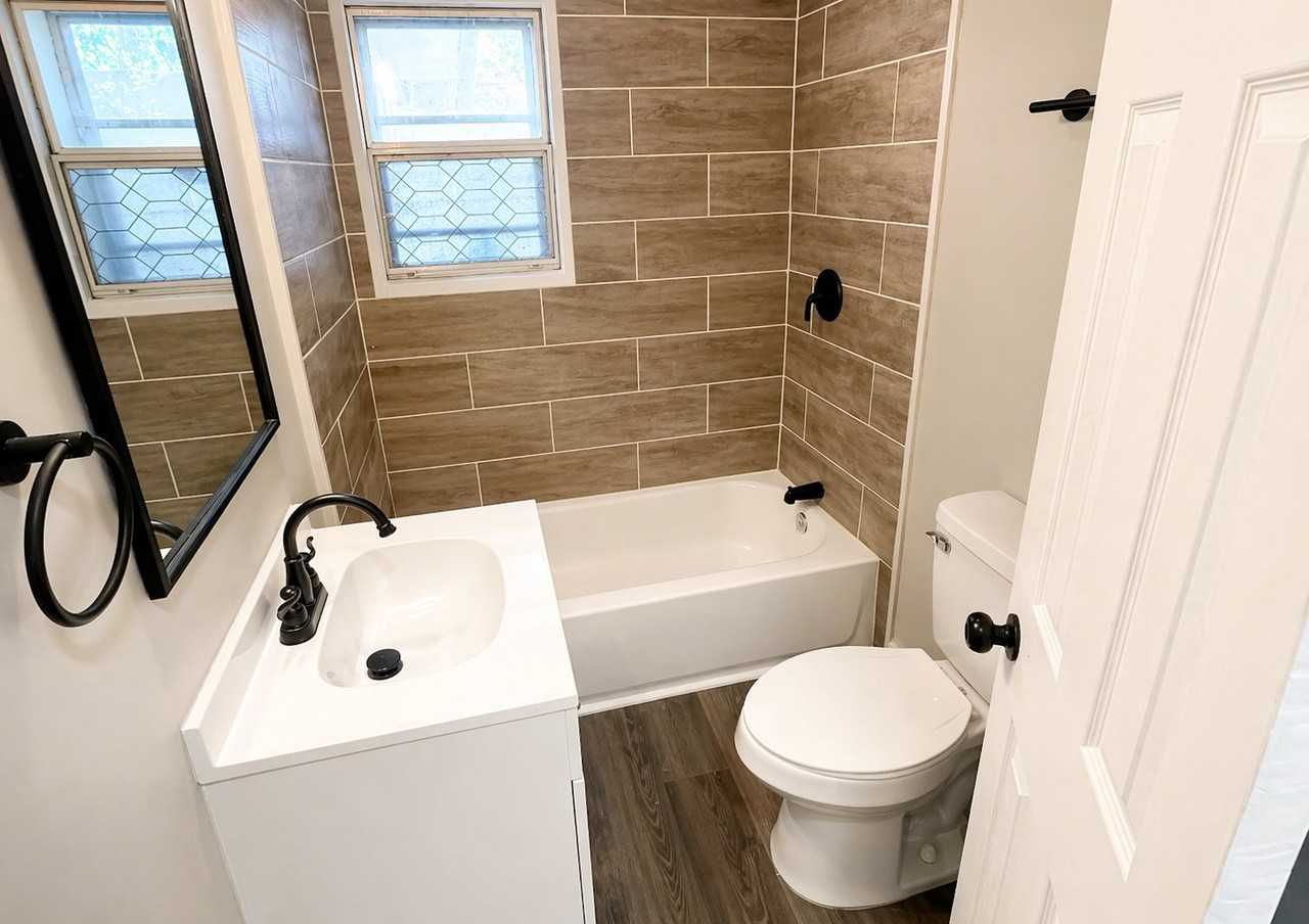 2317 Cedar St - Photo 3 of 7