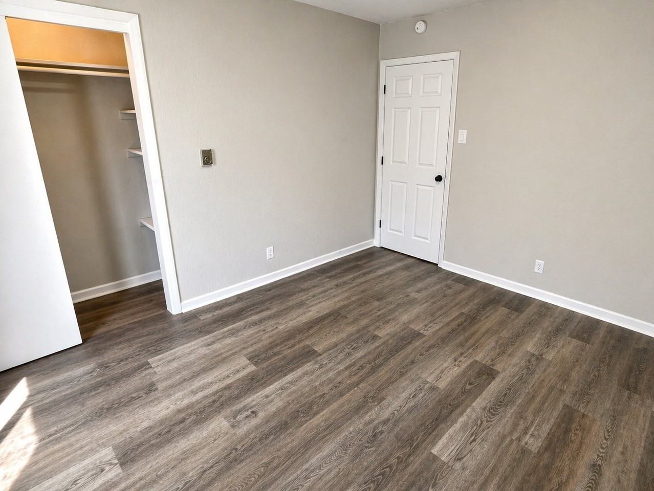 2317 Cedar St - Photo 5 of 7