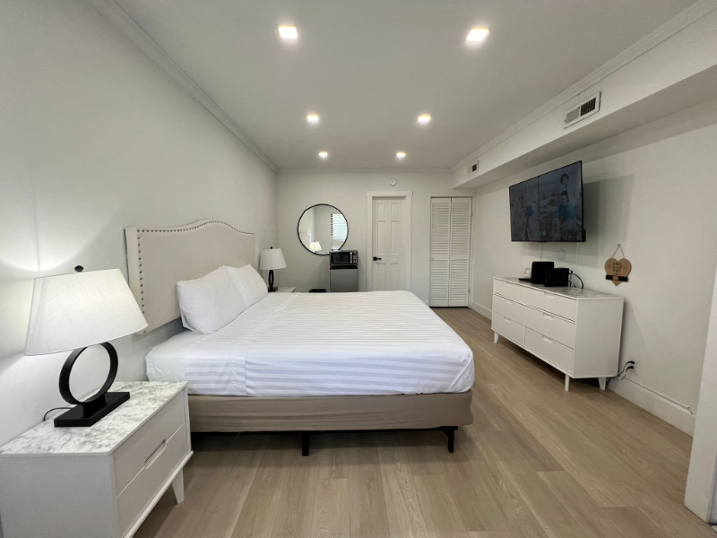 407 71st Ave N #1 - Photo 2 of 18