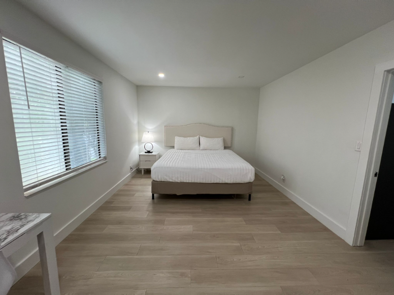 407 71st Ave N #1 - Photo 4 of 18