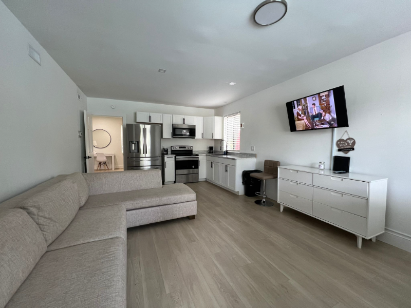 407 71st Ave N #1 - Photo 7 of 18