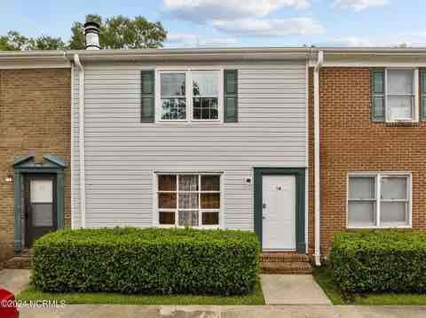 100 Kristin Dr #4D - Photo 2 of 28