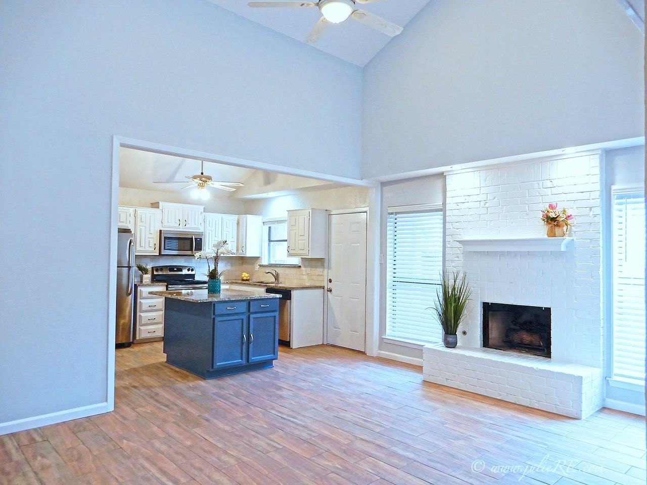 3636 Country Club Dr W - Photo 4 of 41