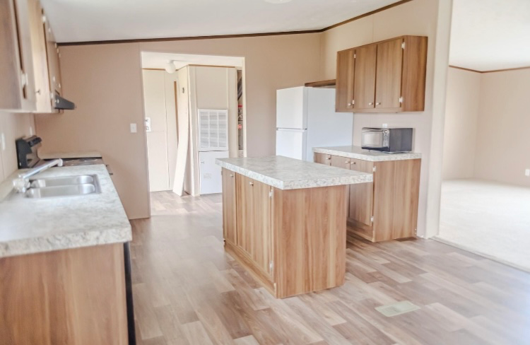 565 Mustang Dr - Photo 3 of 18