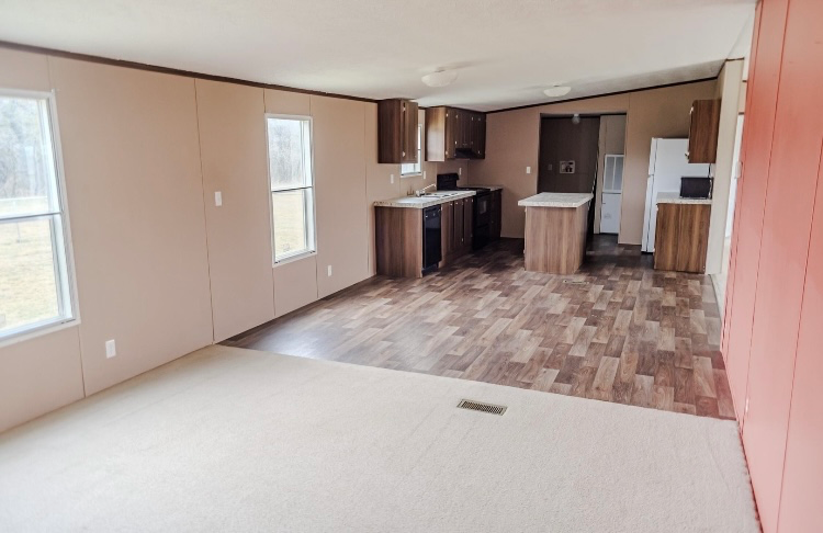 565 Mustang Dr - Photo 5 of 18