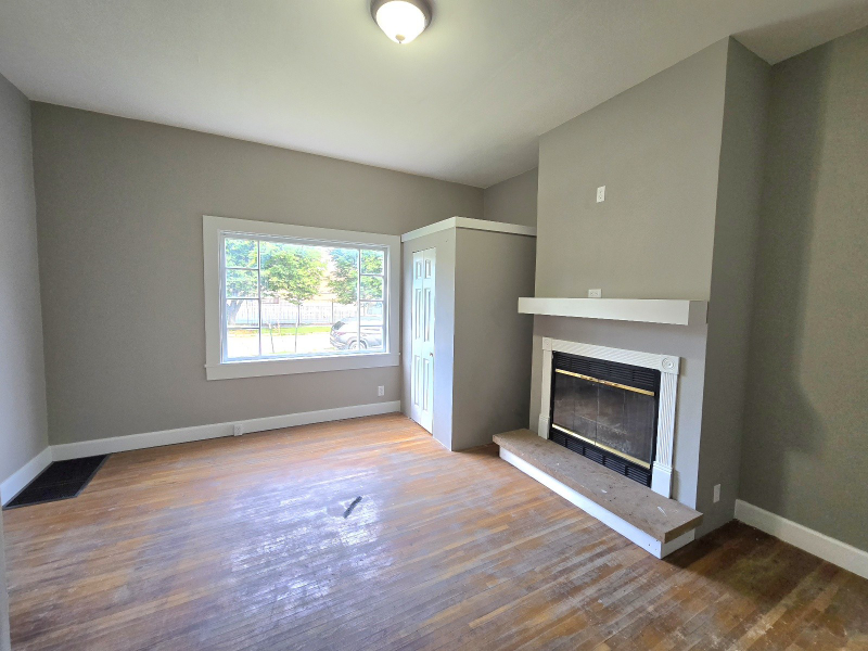 435 S 18Th St, Terre Haute - Photo 4 of 8