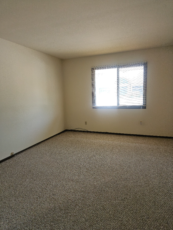 11828 W North Ave #8 - Photo 4 of 5