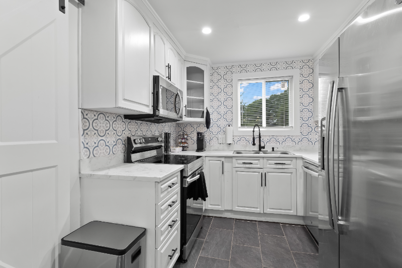 3021 Botany St - Photo 4 of 19