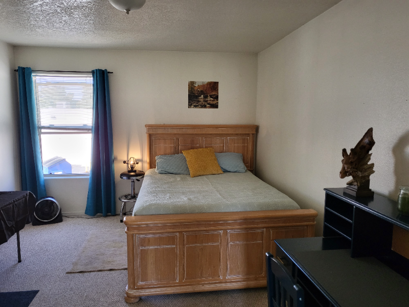 4747 Spanish Sun Ave Ne - Photo 5 of 16
