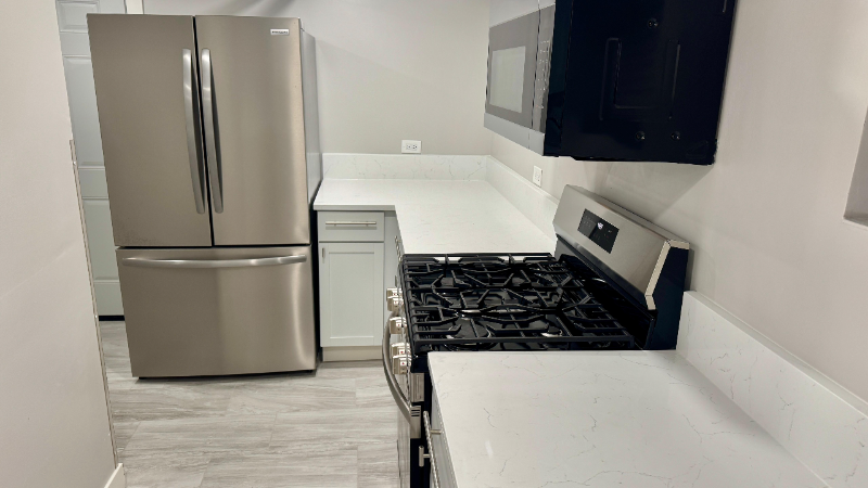 5454 W Berteau Ave #B - Photo 5 of 9