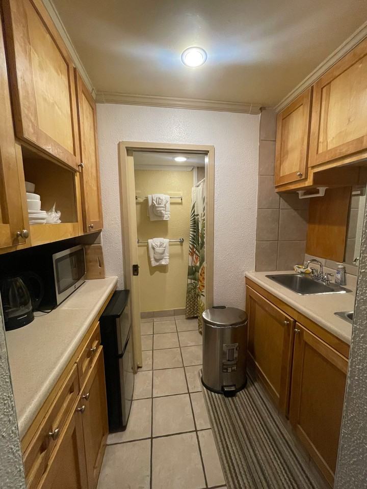 75-5776 Kuakini Hwy #203 - Photo 4 of 7