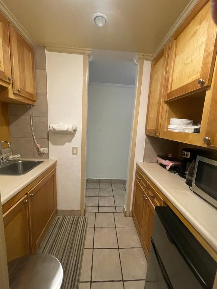 75-5776 Kuakini Hwy #203 - Photo 5 of 7