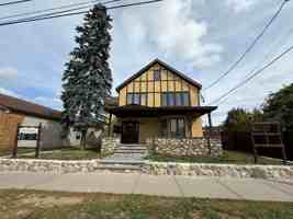 featured image of 504 Broadway #1BACK