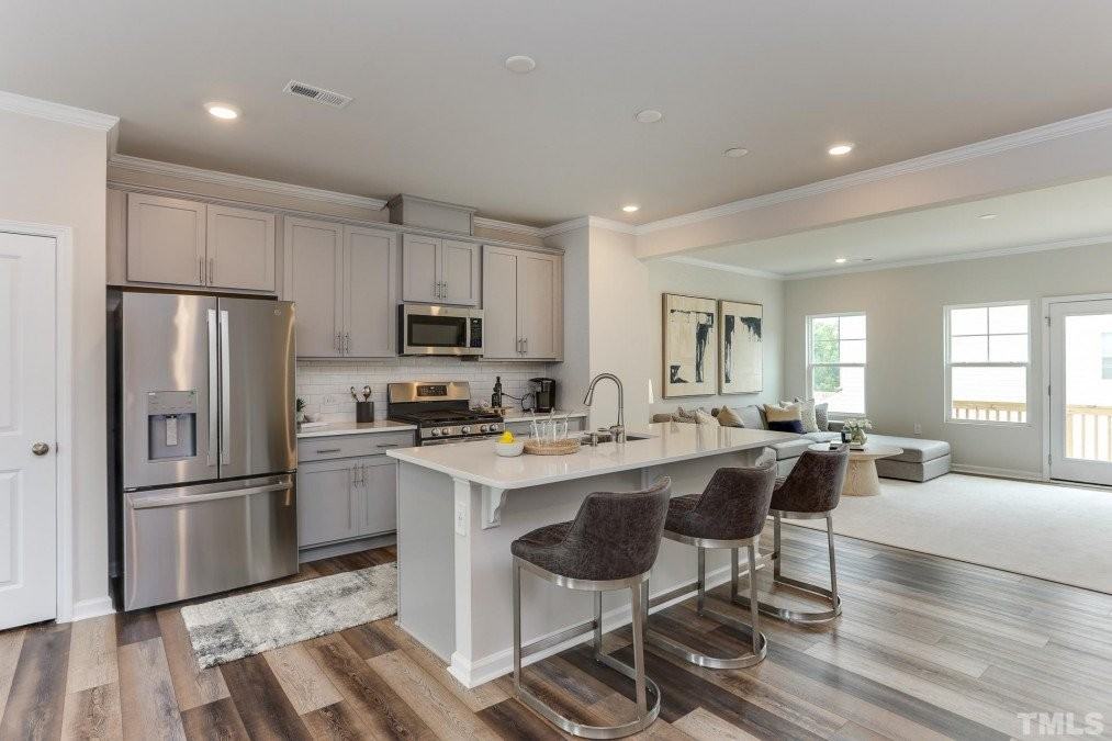 1102 Talis Creek Dr - Photo 3 of 20