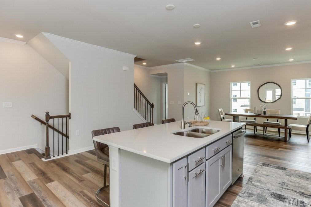 1102 Talis Creek Dr - Photo 4 of 20