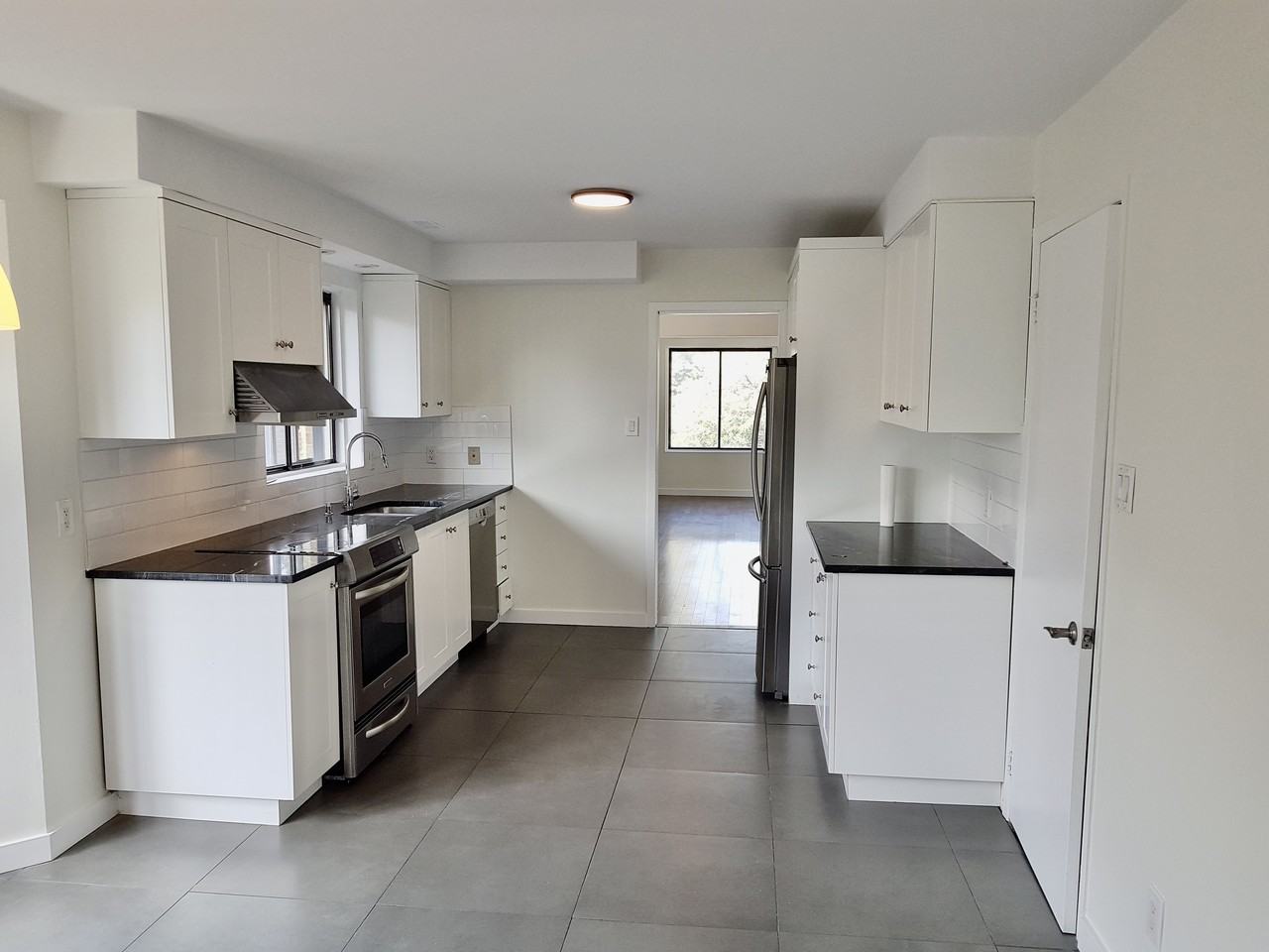 238 Croissant Harrow - Photo 5 of 16