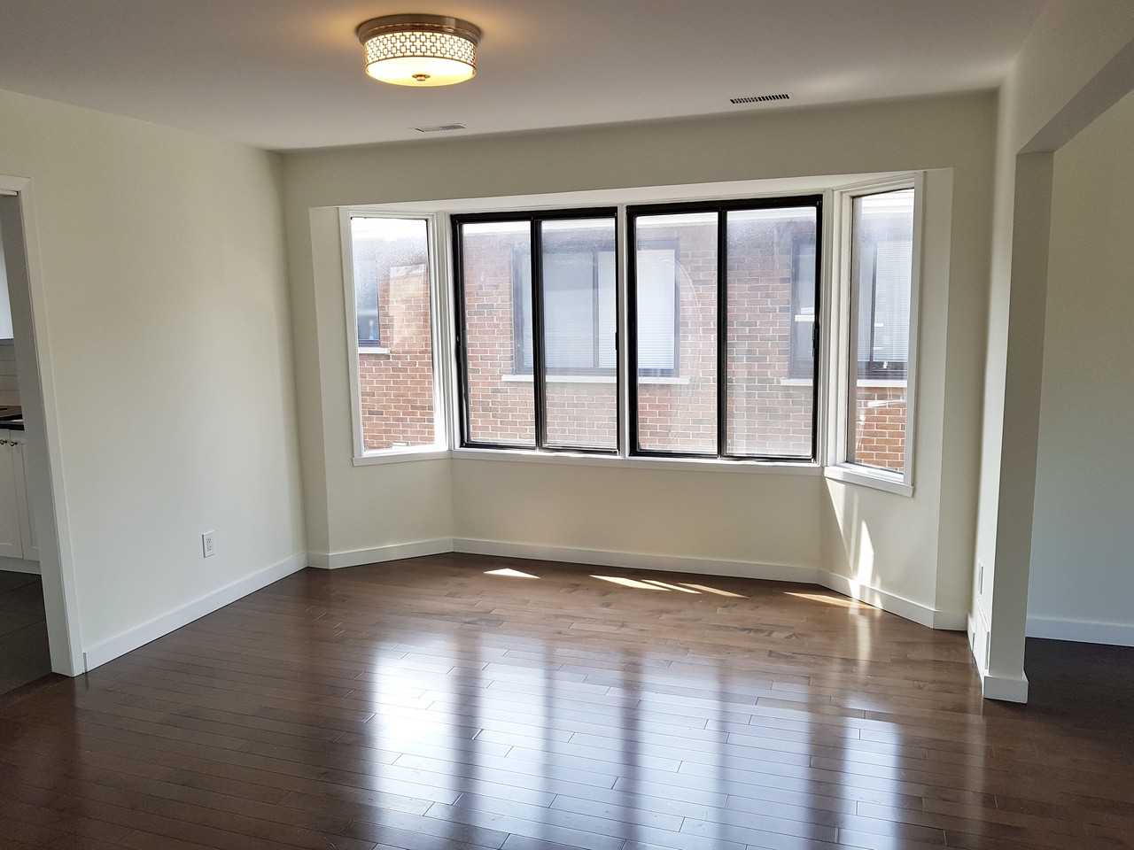 238 Croissant Harrow - Photo 3 of 16