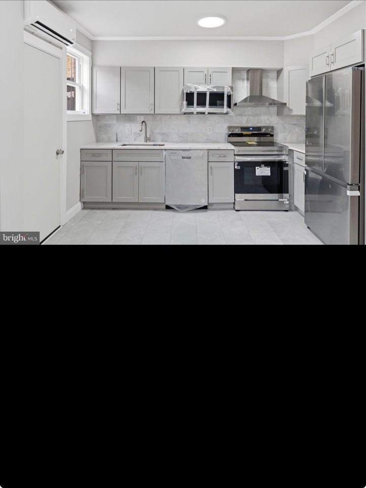 6617 Rutland St - Photo 5 of 9